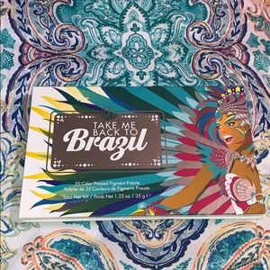 Take me back to Brazil eye Shadow palette